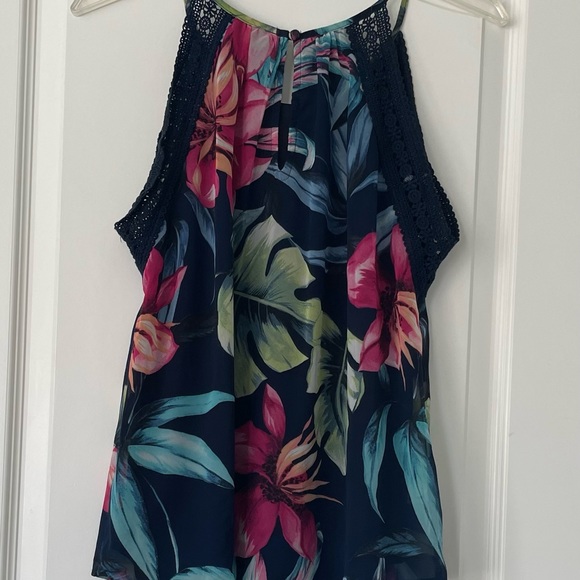 Francesca’s Sleeveless Floral 🌺 blouse S - Picture 6 of 6